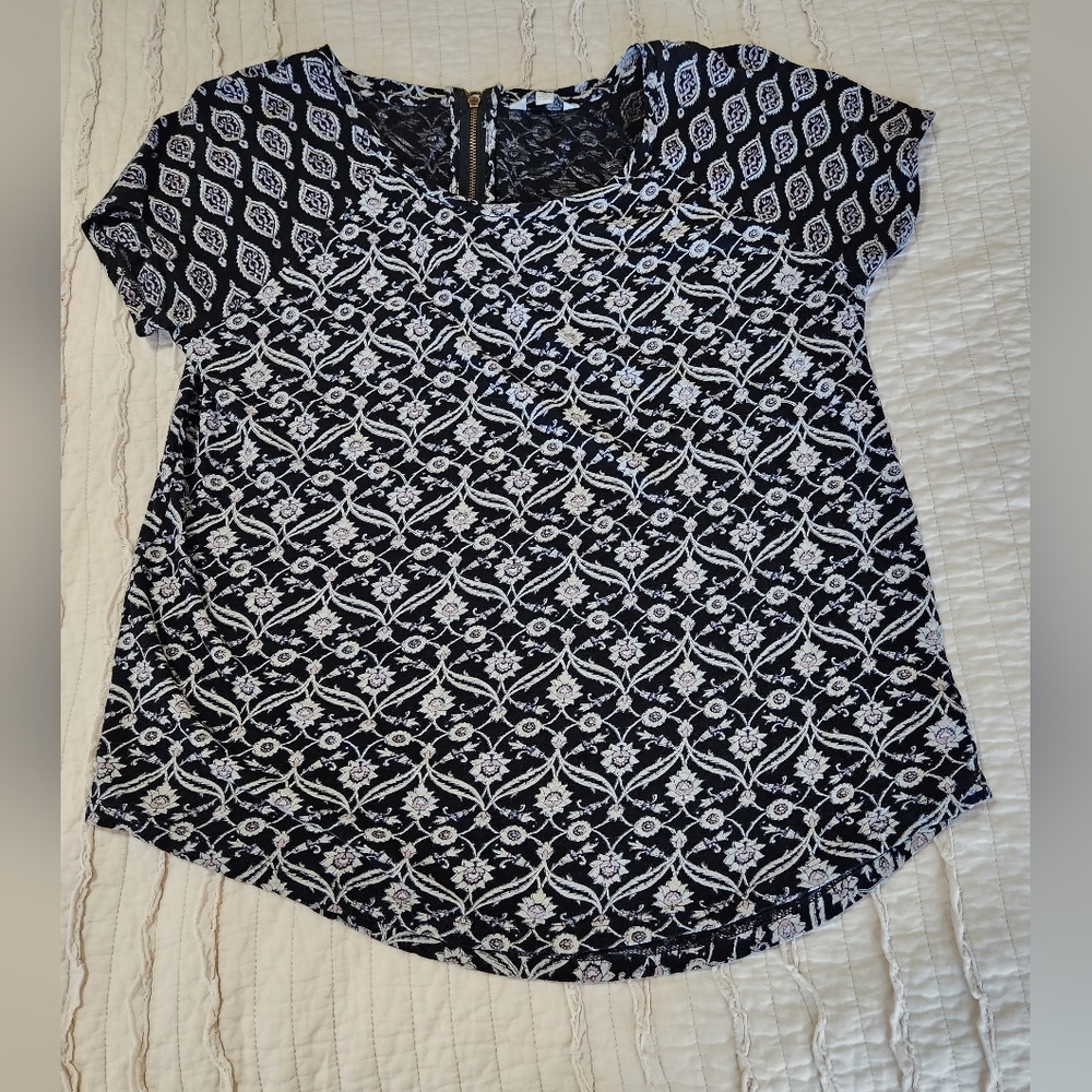 Lucky Brand Women's Short Sleeve Top with Zipper Back, Size L, Black